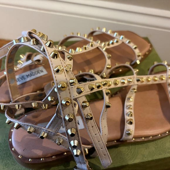 Steve Madden Gladiator Sandal in Nude Beige - Picture 3 of 4